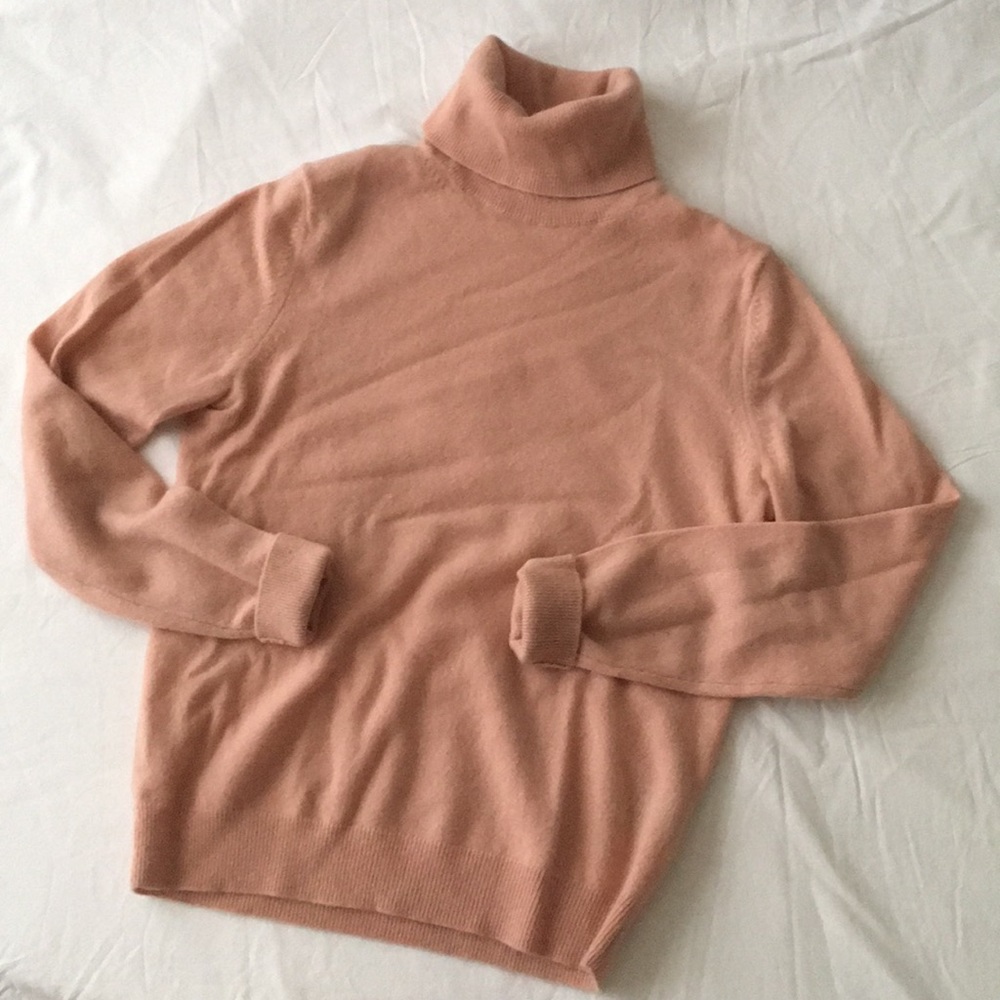 Uniqlo Pink 100% Cashmere Turtleneck Sweater 🌷